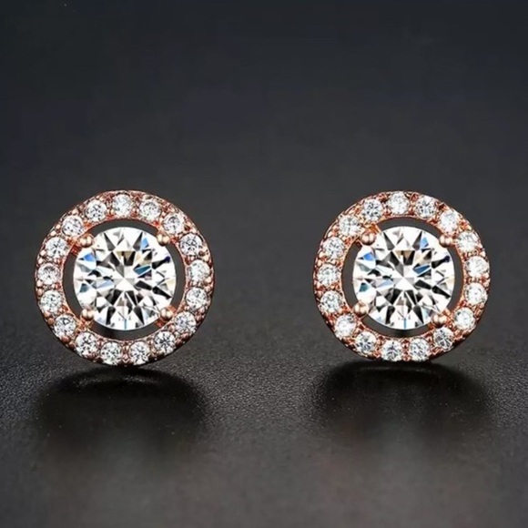 New 18K Rose Gold Round Diamond Stud Earrings